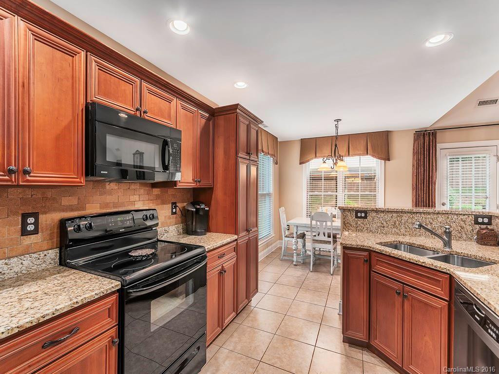 14 Halyn Lane - Photo 5