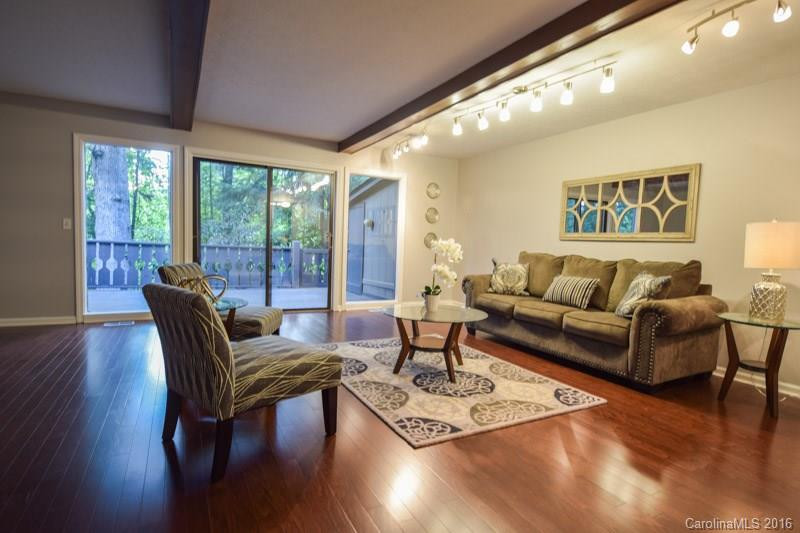 68 Laurelwood Circle #18 - Photo 4