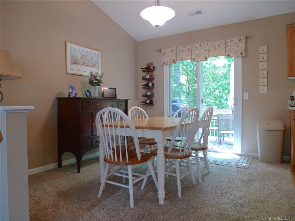 301 Latimer Lane - Photo 4