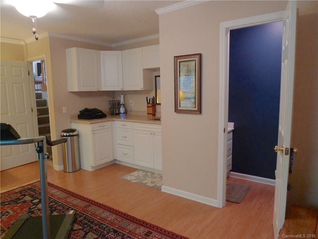 301 Latimer Lane - Photo 9
