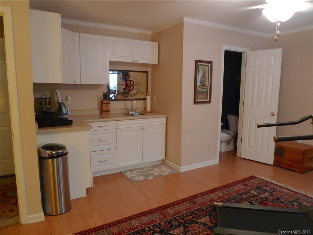 301 Latimer Lane - Photo 10