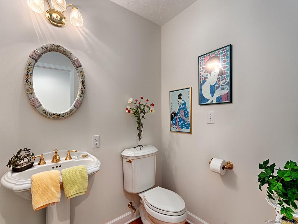 105 Woodglen Court #39 - Photo 11