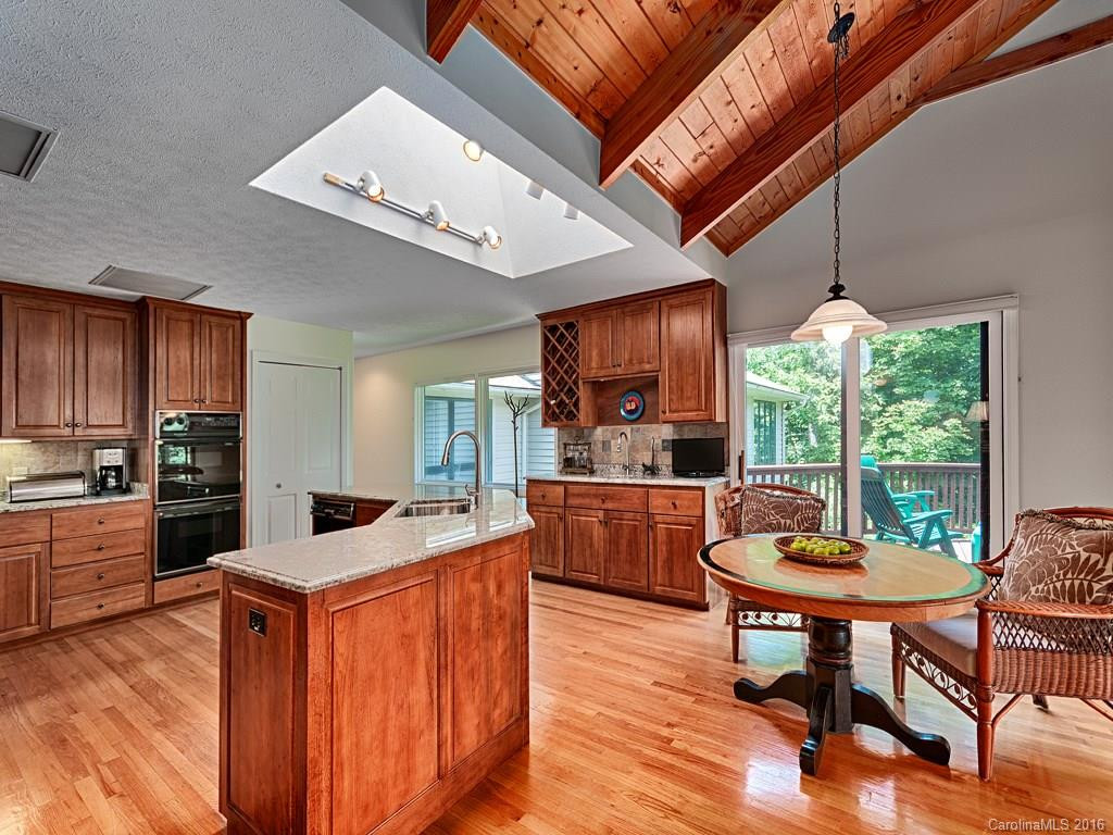 105 Woodglen Court #39 - Photo 8