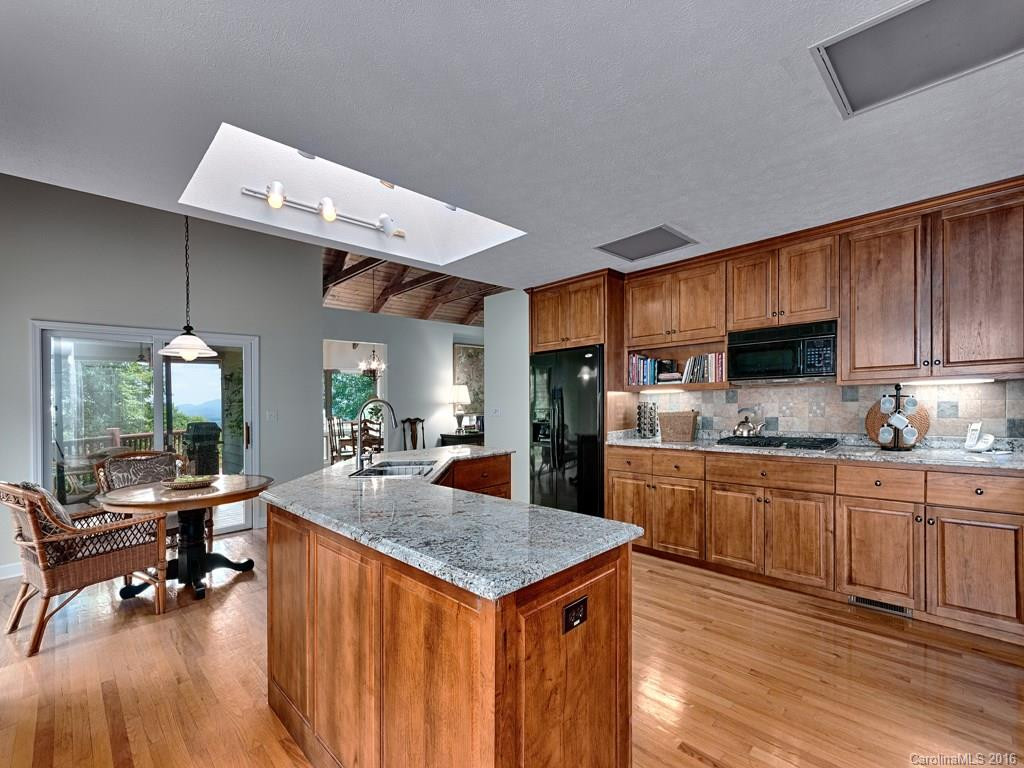 105 Woodglen Court #39 - Photo 9