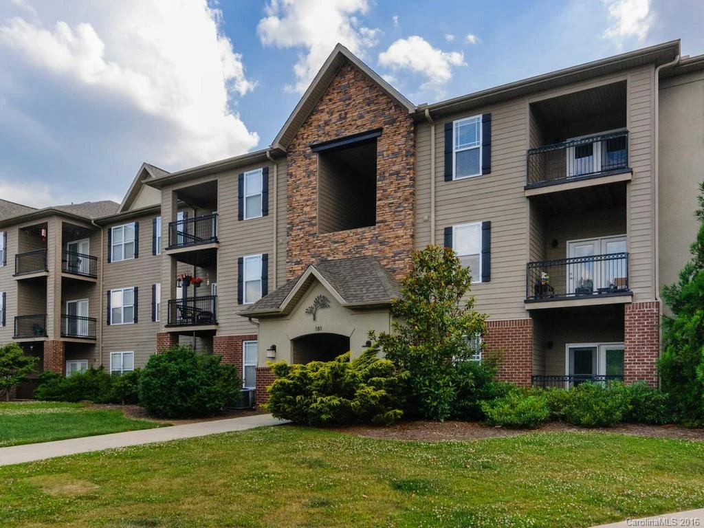 181 Brickton Village Circle #308