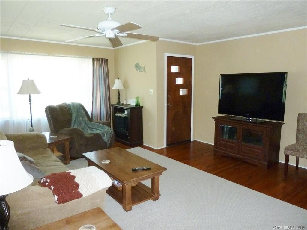 50 Vine Street - Photo 2