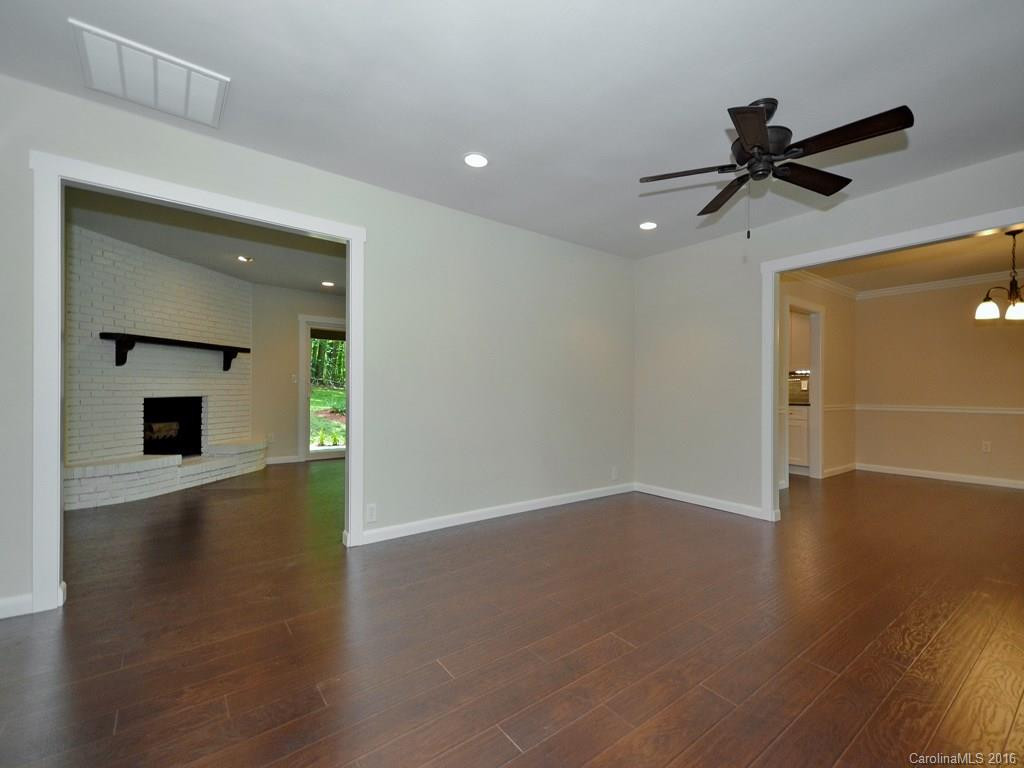 213 Dundeve Circle - Photo 3