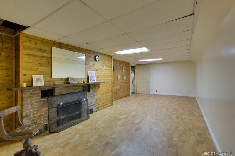 553 Oak Grove Road - Photo 19