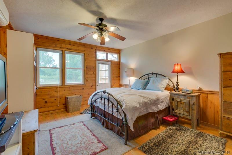 553 Oak Grove Road - Photo 22