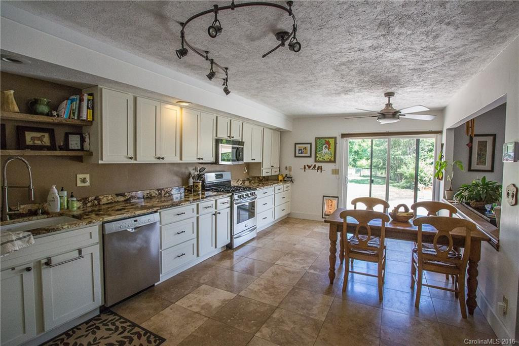 553 Oak Grove Road - Photo 7