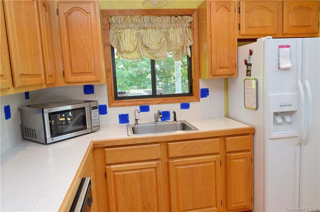 1537 Country Club Drive - Photo 10