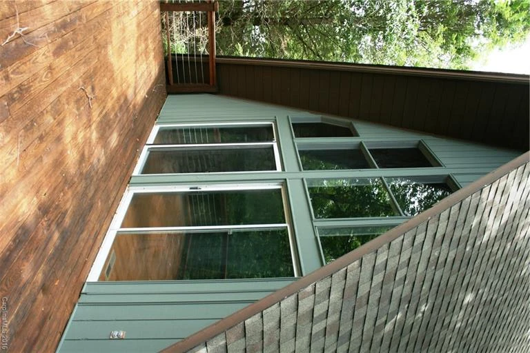 422 Glenaire Drive