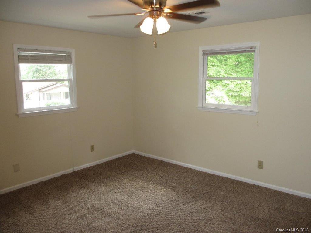 10 Ardis Lane #C - Photo 8