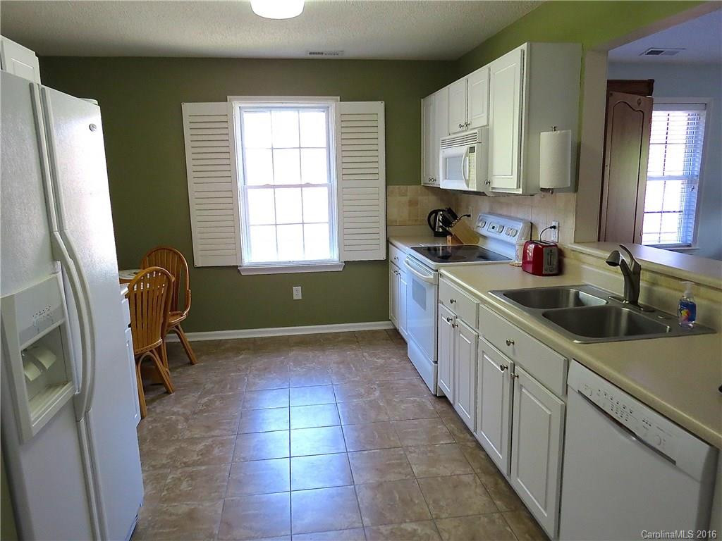 35 Danbury Lane - Photo 4
