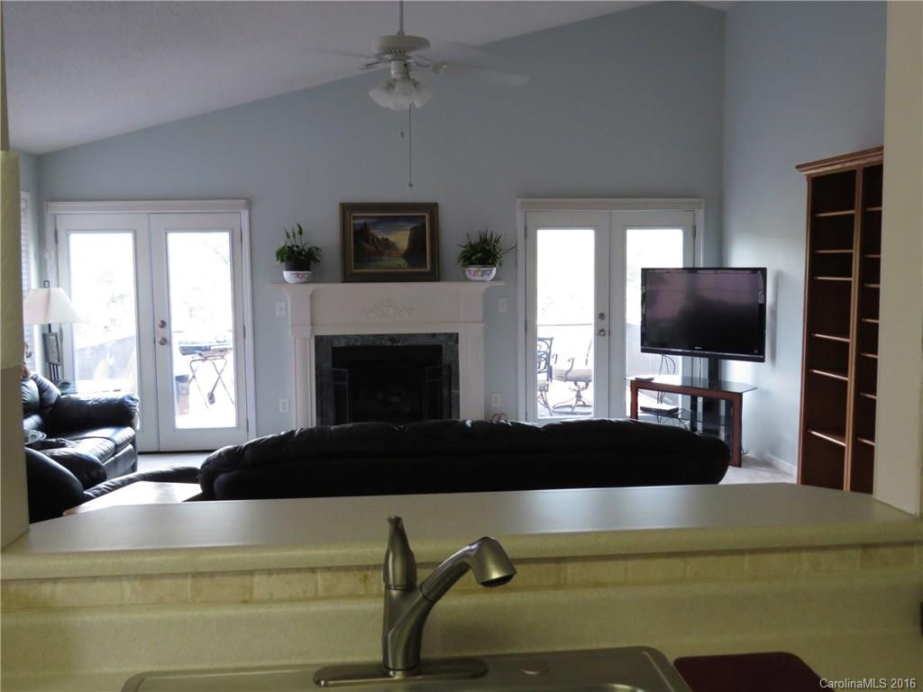 35 Danbury Lane - Photo 6