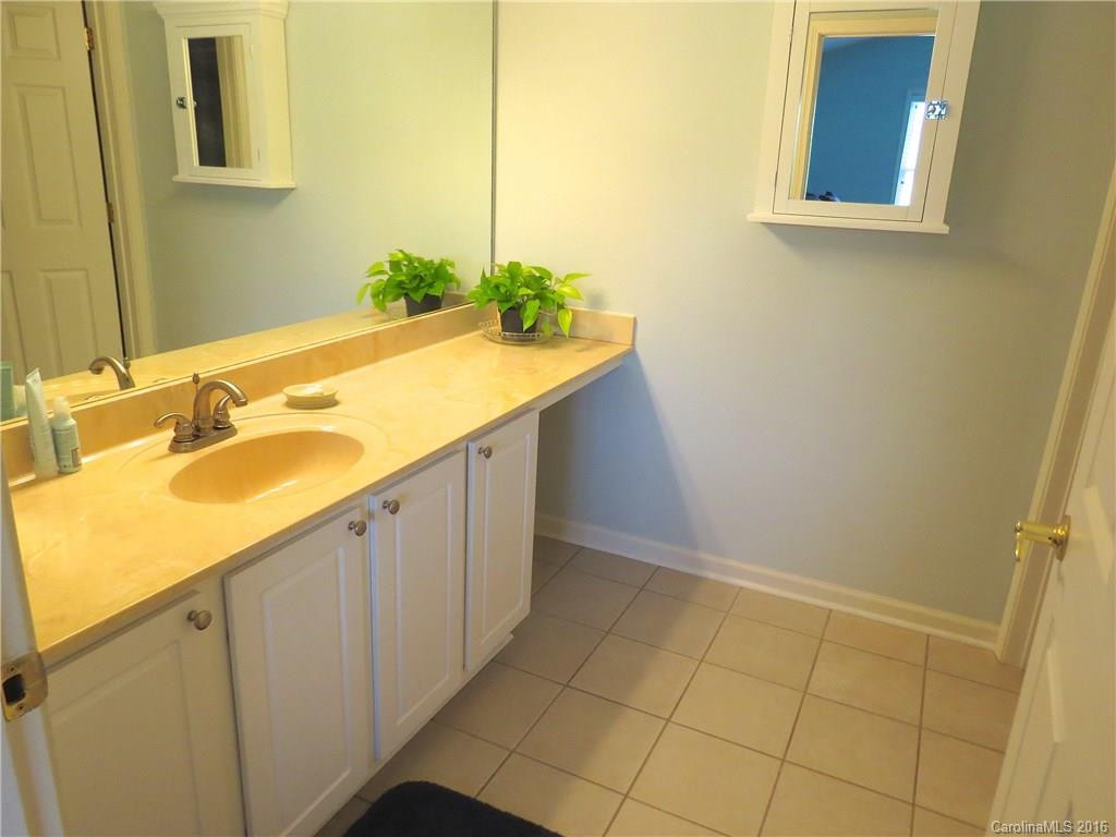 35 Danbury Lane - Photo 8