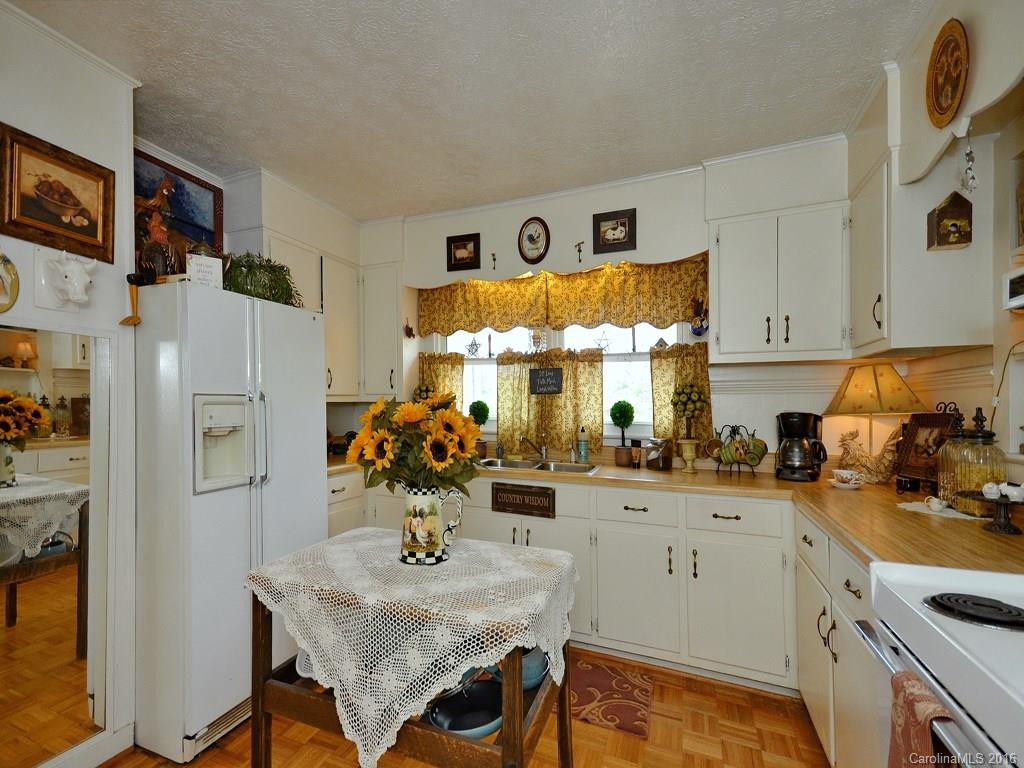 572 Oak Grove Road - Photo 7