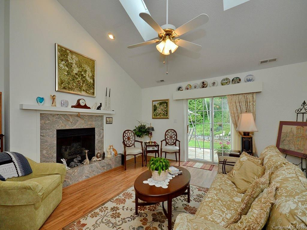 28 Stonebridge Drive - Photo 3