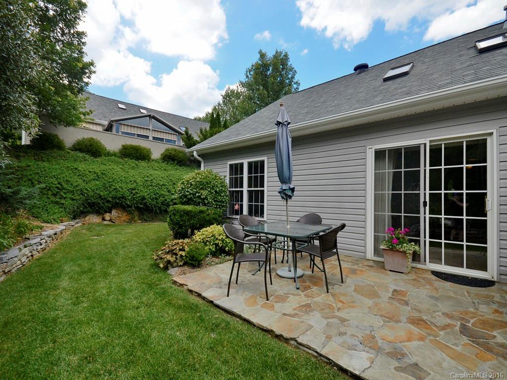 28 Stonebridge Drive - Photo 4