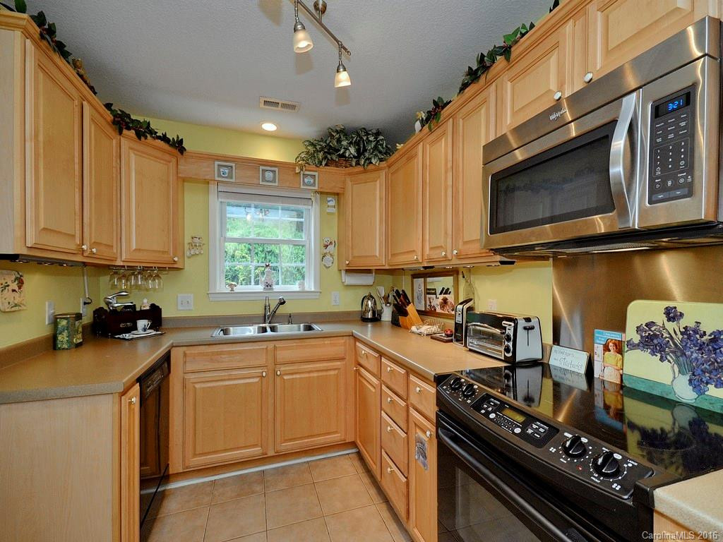 28 Stonebridge Drive - Photo 8