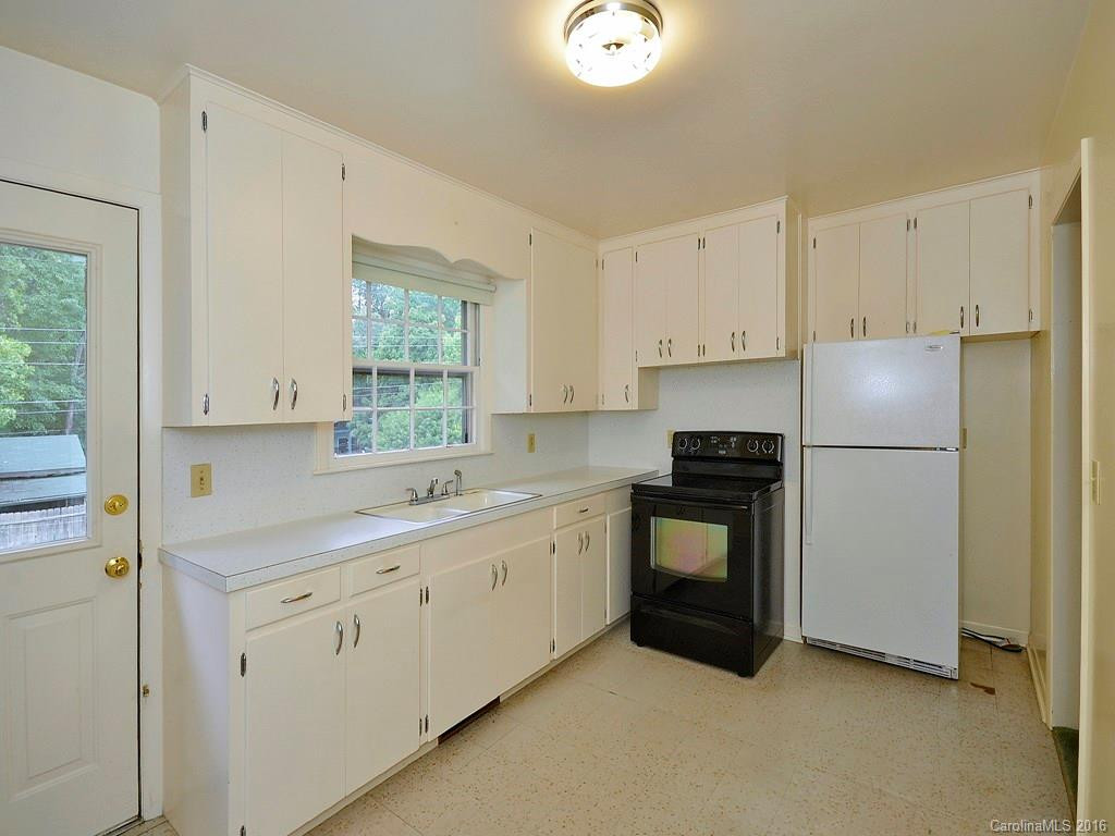 2511 Haywood Road - Photo 5