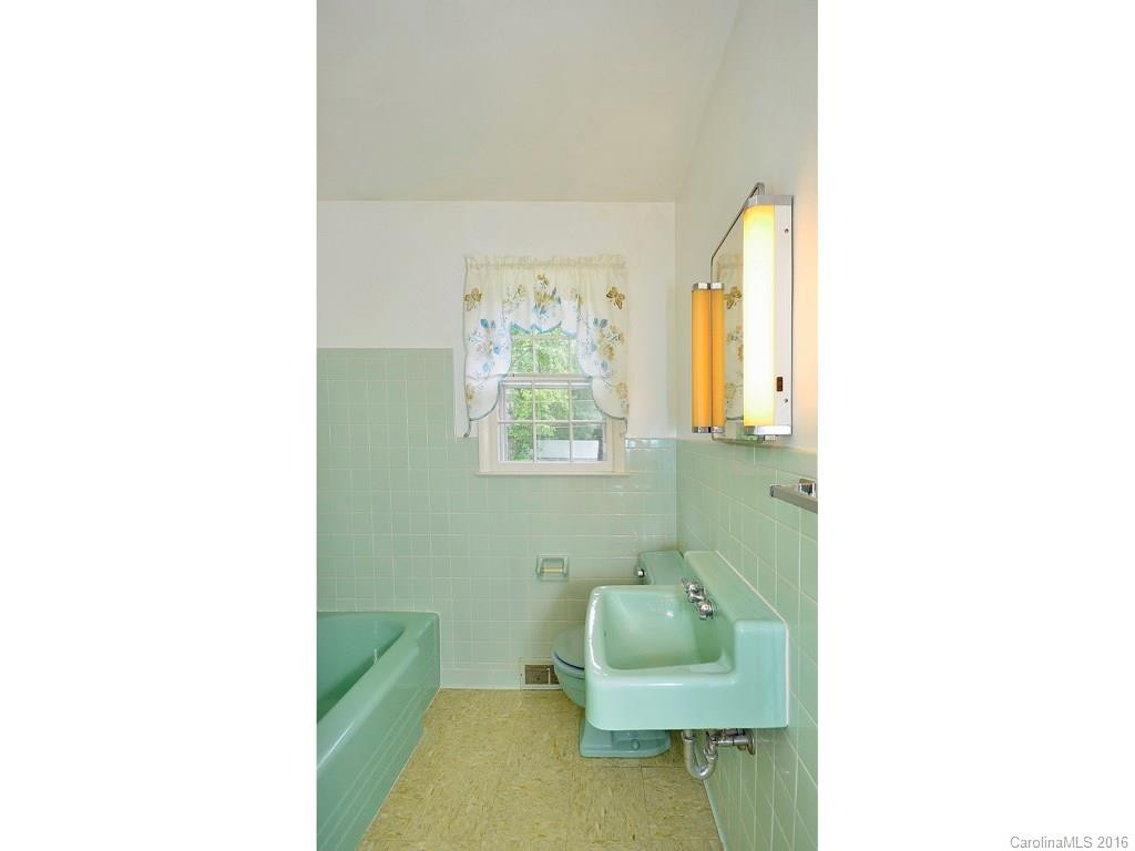 2511 Haywood Road - Photo 9