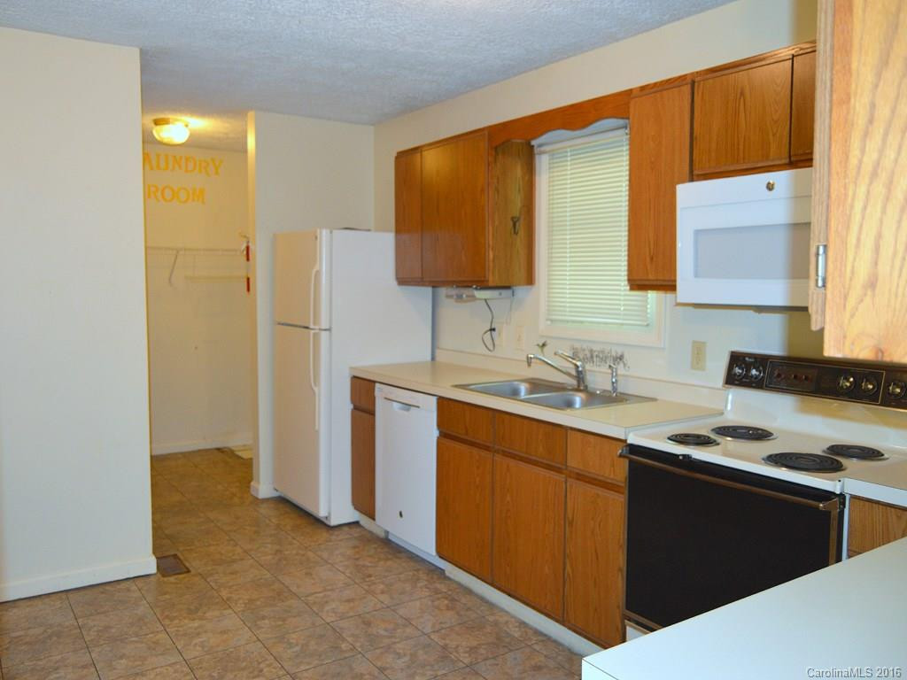320 Comet Drive ##22 - Photo 3
