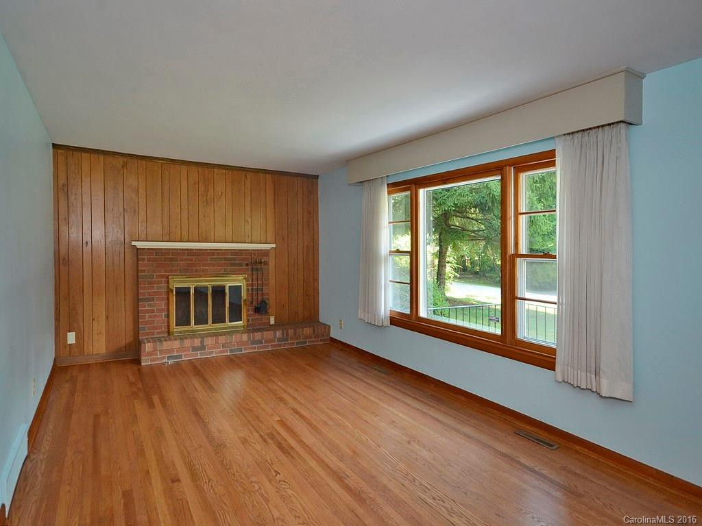 106 Brookdale Avenue - Photo 2