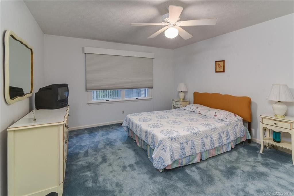 202 Tallyho Lane - Photo 16