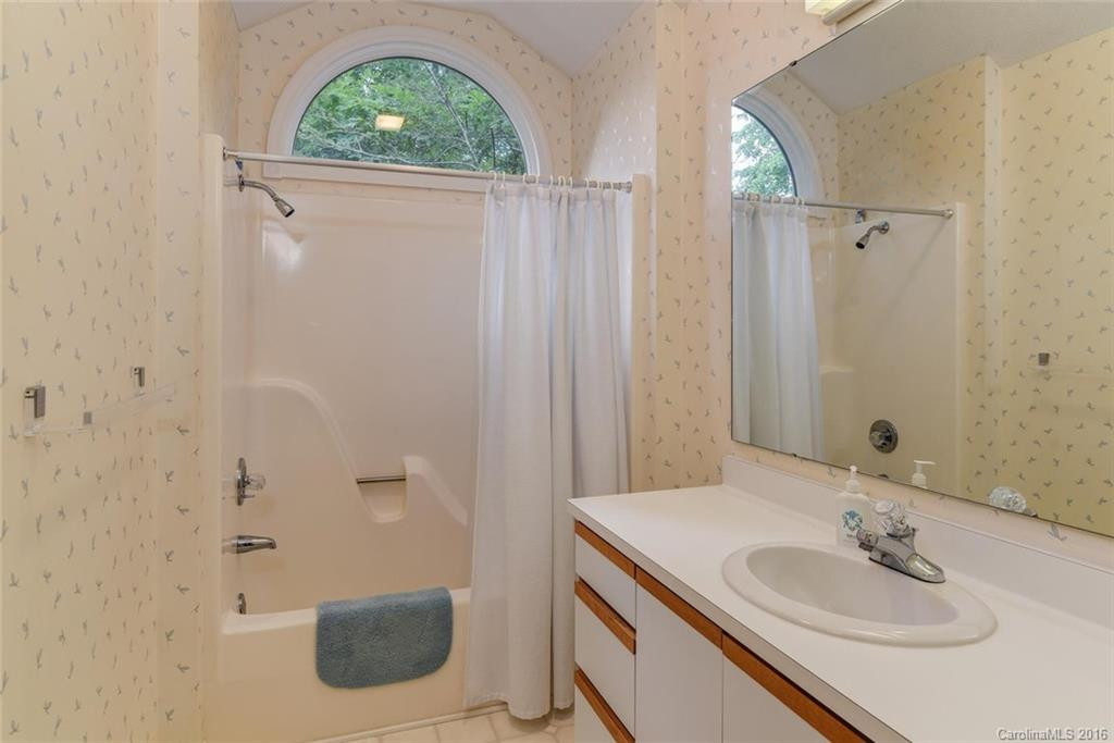 202 Tallyho Lane - Photo 18