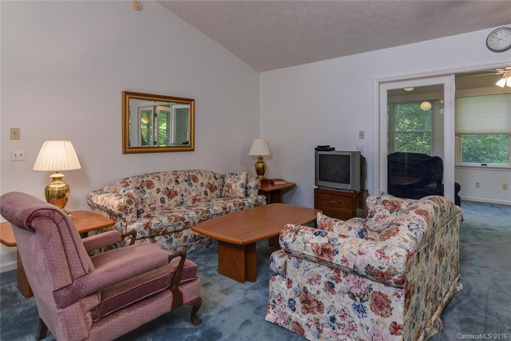 202 Tallyho Lane - Photo 5