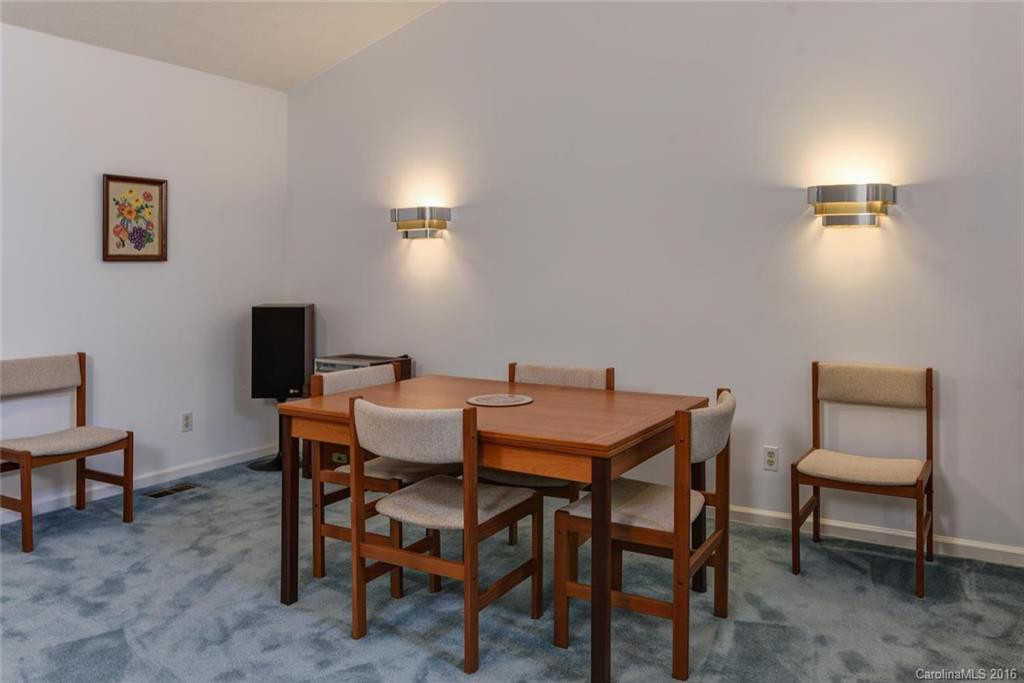 202 Tallyho Lane - Photo 8