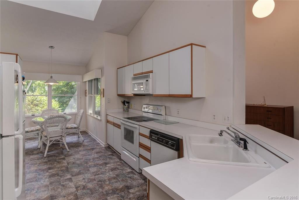 202 Tallyho Lane - Photo 9