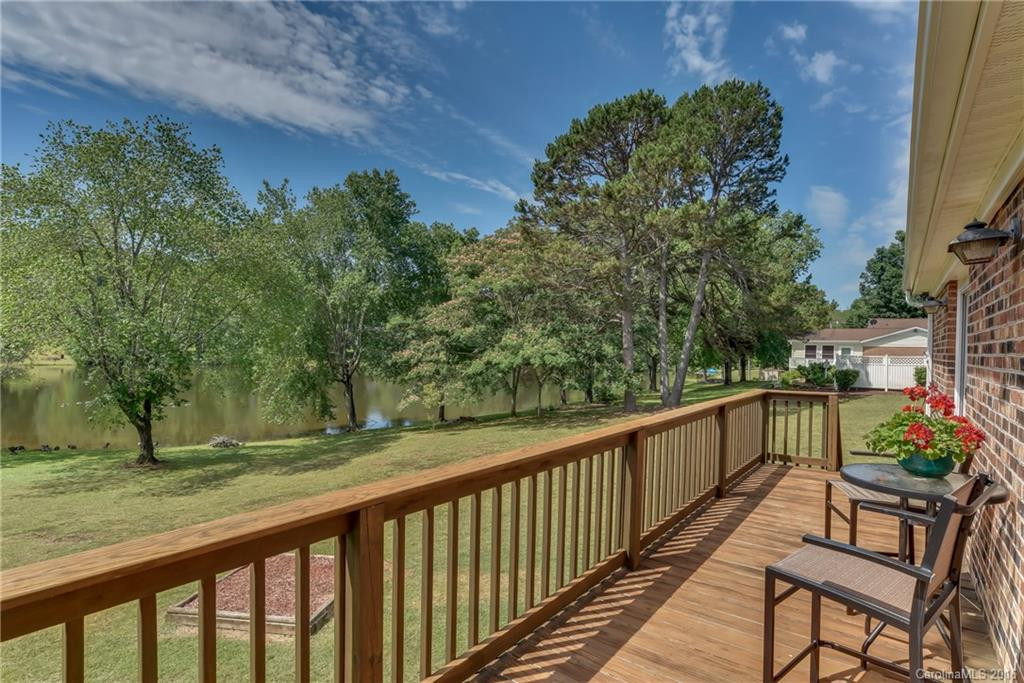 339 Aqua Drive - Photo 5