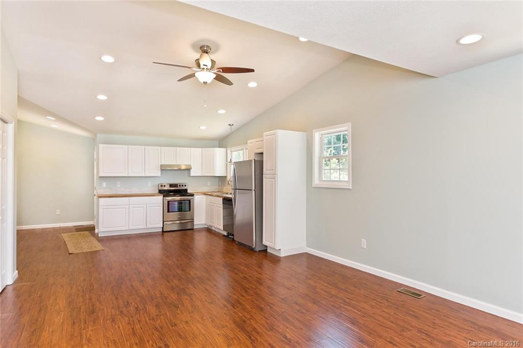 16 Holcombe Road - Photo 6