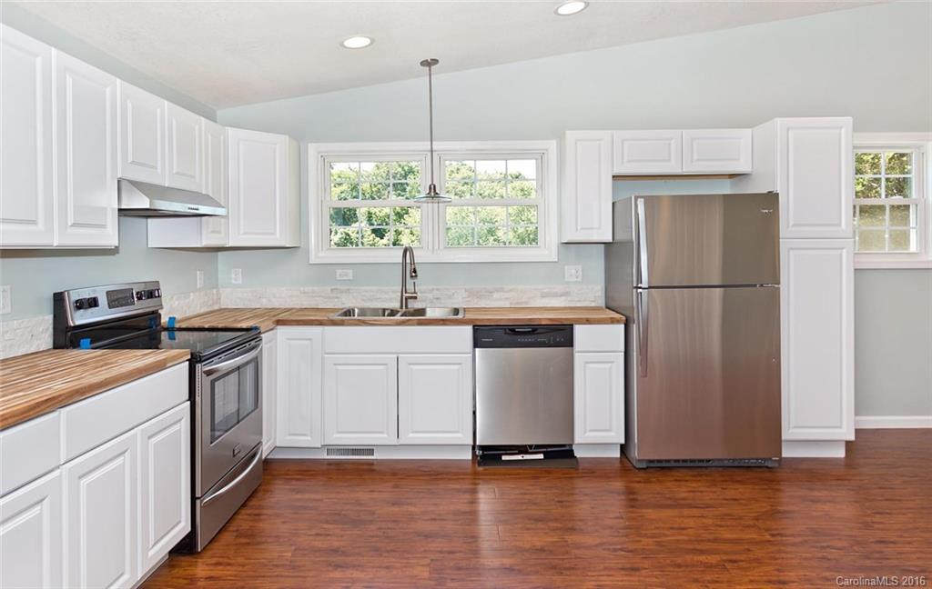 16 Holcombe Road - Photo 8