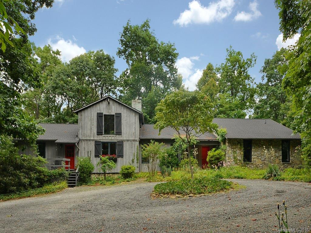 1190 Pinnacle Mountain Road