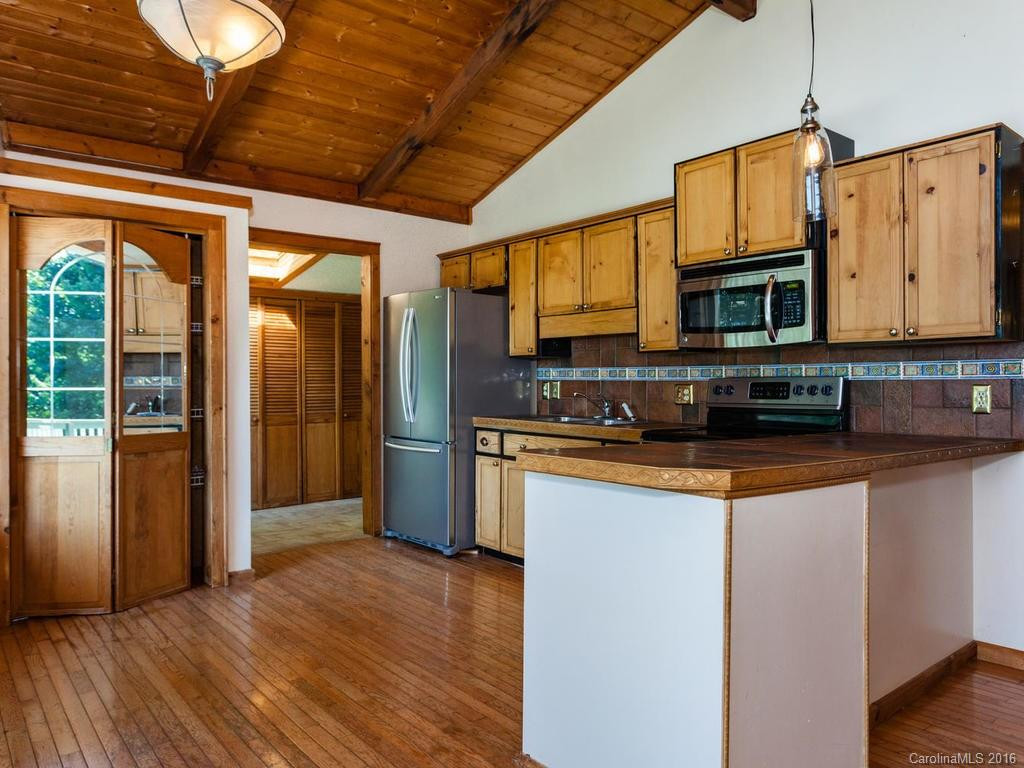 1410 Red Maple Drive - Photo 10