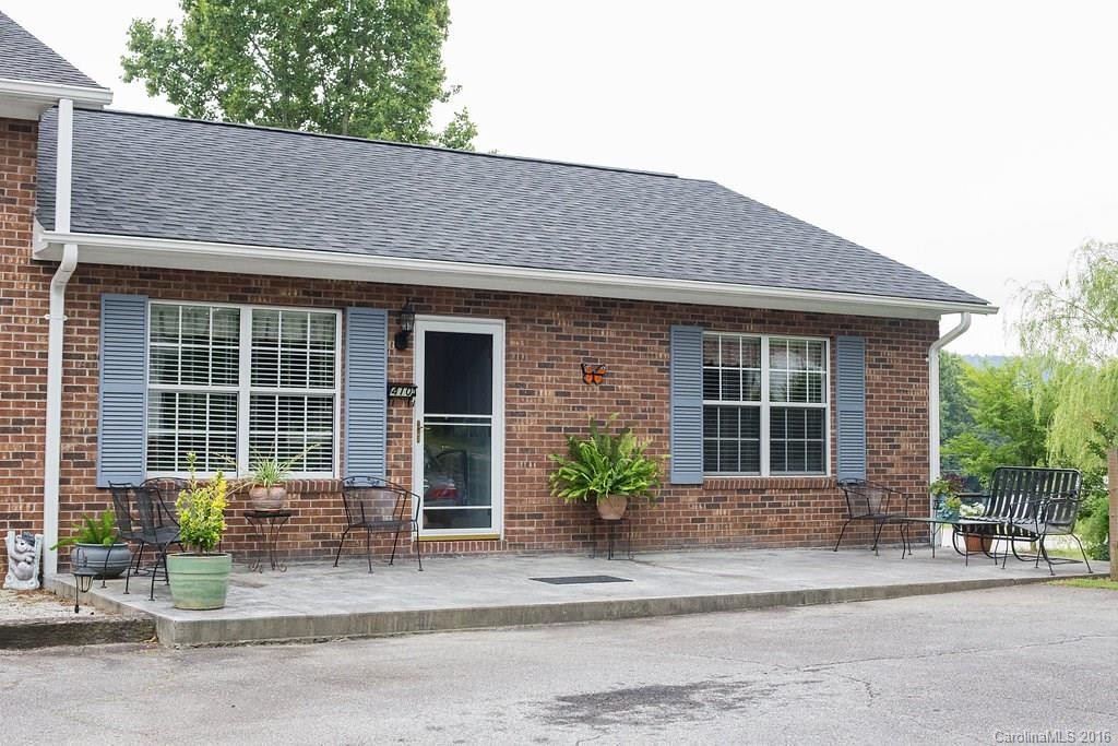 410-F Oak Street