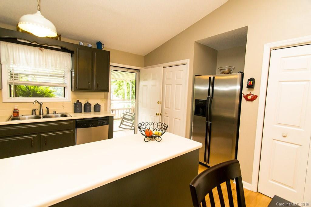 410-F Oak Street - Photo 9