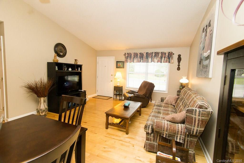 410-F Oak Street - Photo 10