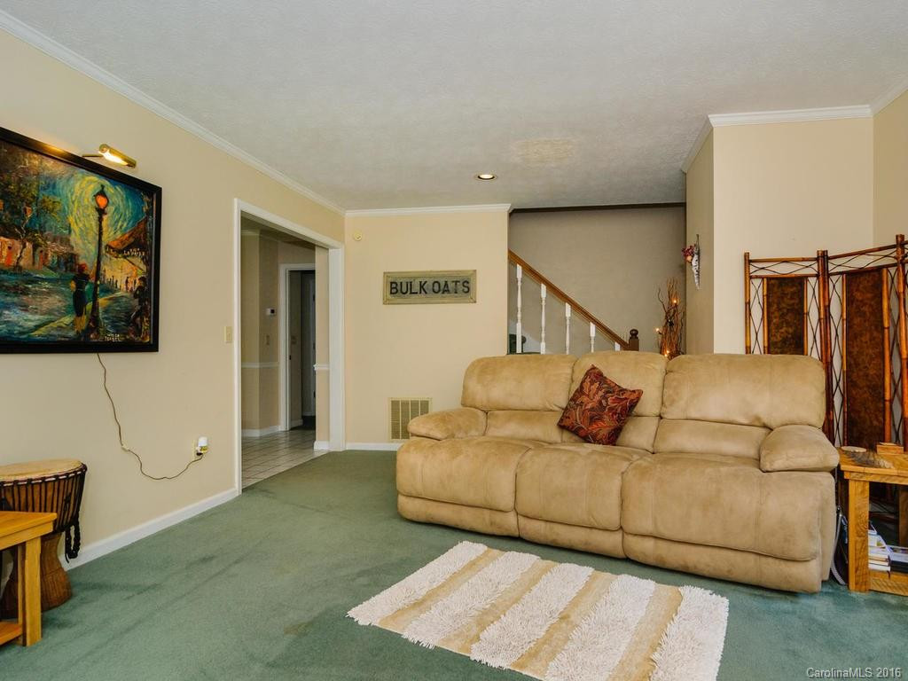147 Higgins Road - Photo 4