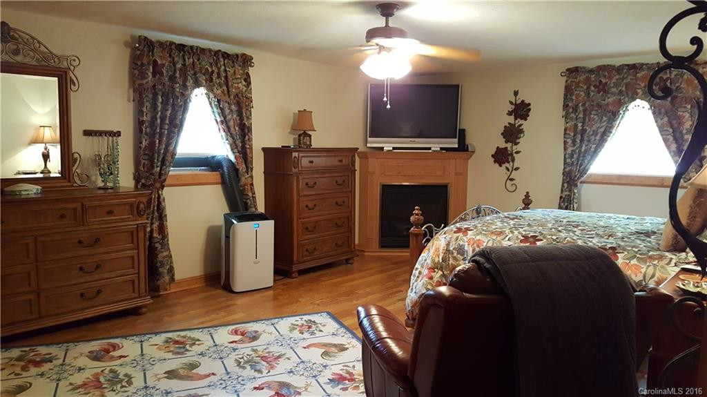 5147 Old Clear Creek Road - Photo 18