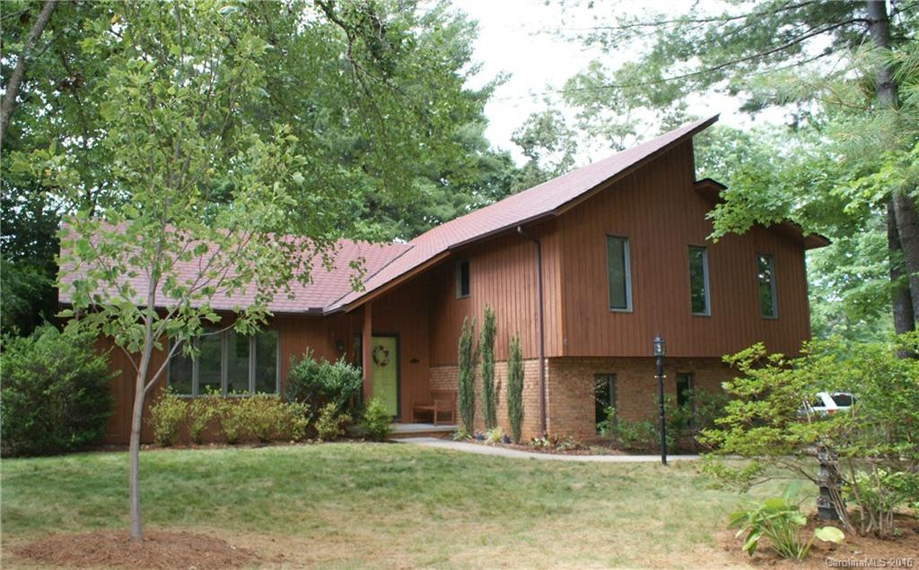 24 Oaks Circle