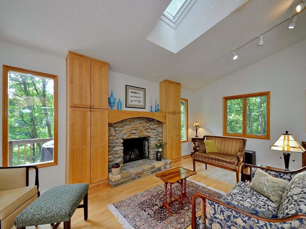 13 Breezeway Drive - Photo 2