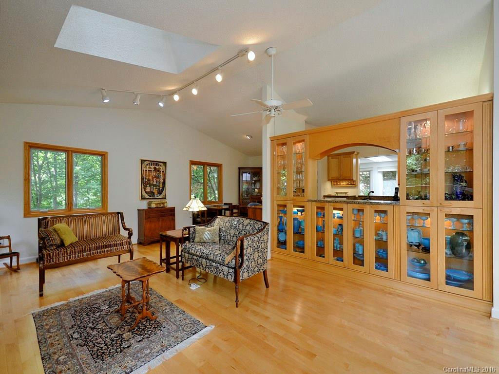 13 Breezeway Drive - Photo 3