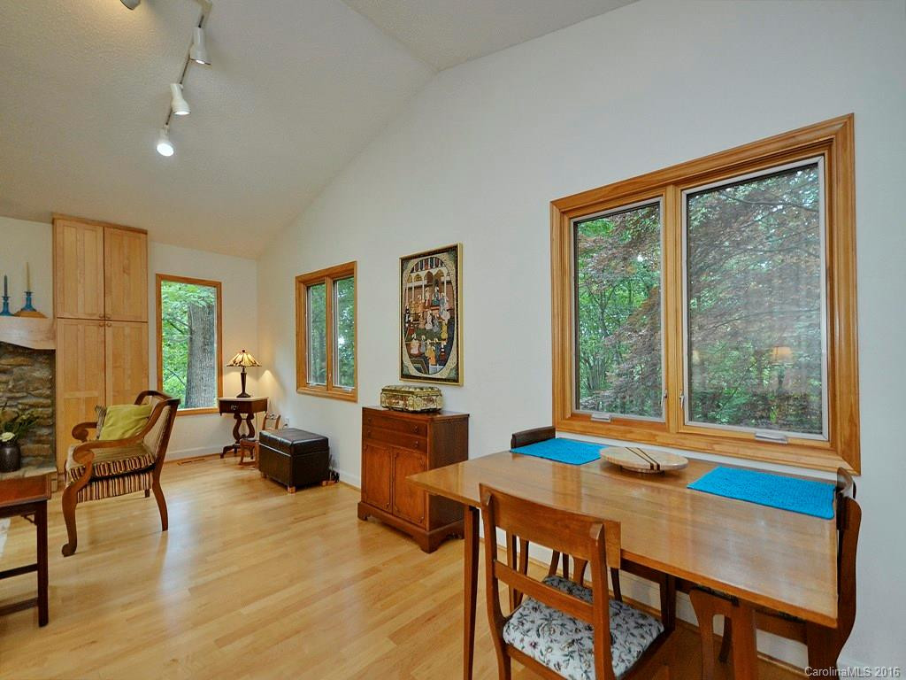 13 Breezeway Drive - Photo 5