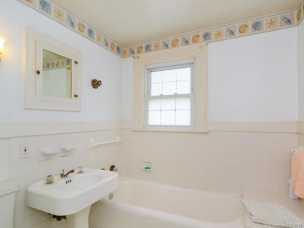 153 Clinton Avenue - Photo 15