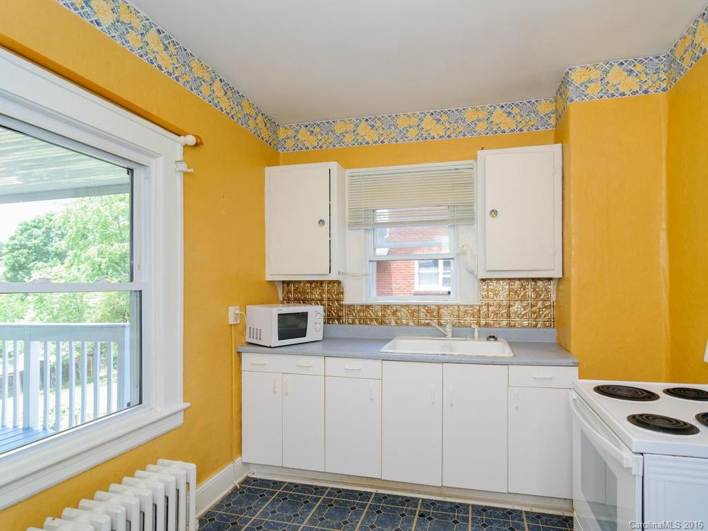 153 Clinton Avenue - Photo 9