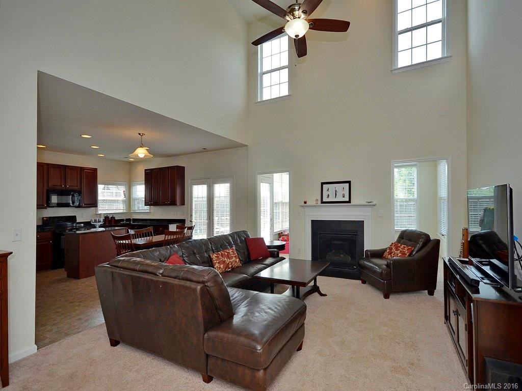 246 Roanoke Road - Photo 3